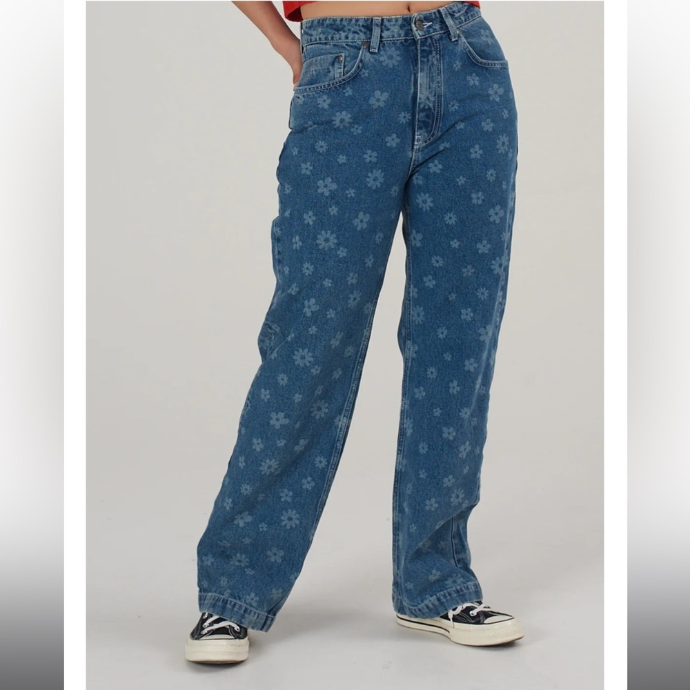 NWOT RAGGED PRIEST DAISY JEAN SIZE 28